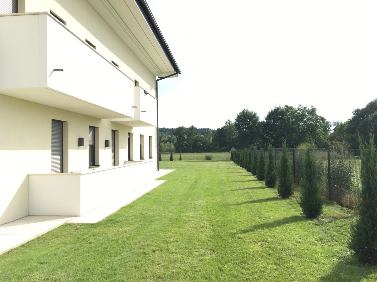 Mattone Aparthotel Lanzenkirchen Exteriör bild